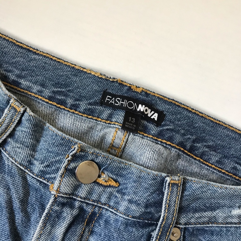 FASHION NOVA MOM JEANS